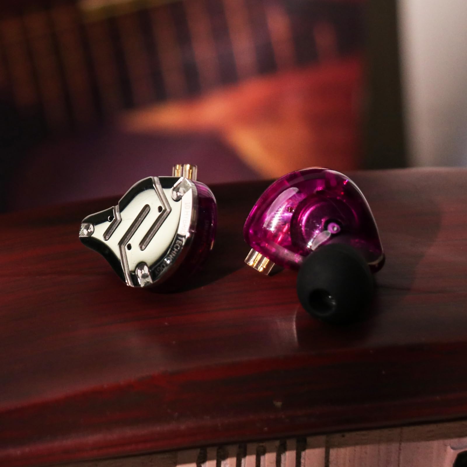 لينسول KZ ZS10 Pro، سماعات أذن داخلية مزودة بـ 4 محركات BA و1 محرك DD، سماعات سلكية هاي فاي، سماعات ألعاب، سماعات IEM هجينة مع لوحة وجه من الفولاذ المقاوم للصدأ، كابل قابل للفصل للموسيقيين (بدون ميكروفون، أسود)